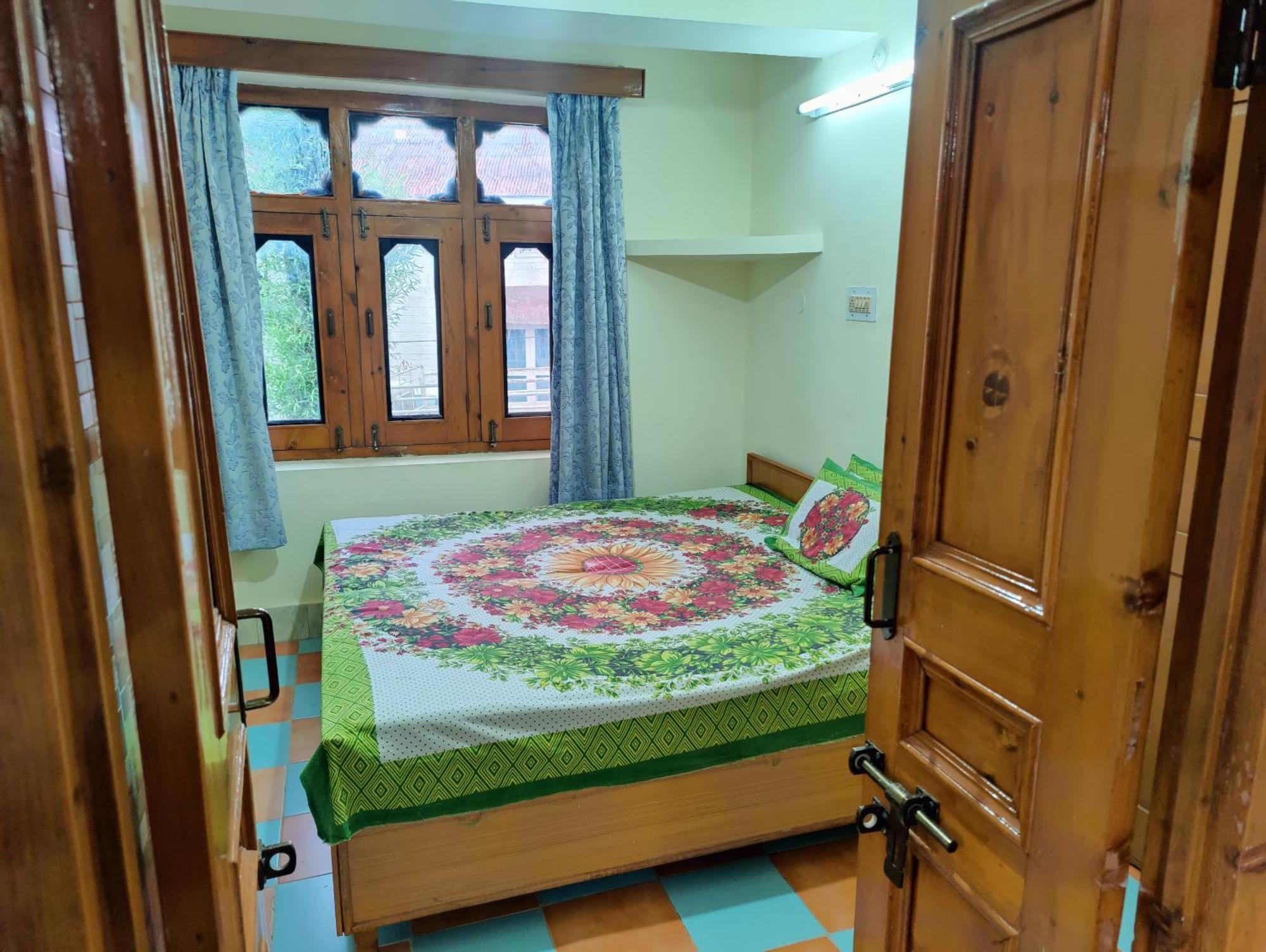 Silk Route Home Stay Калпа Номер фото