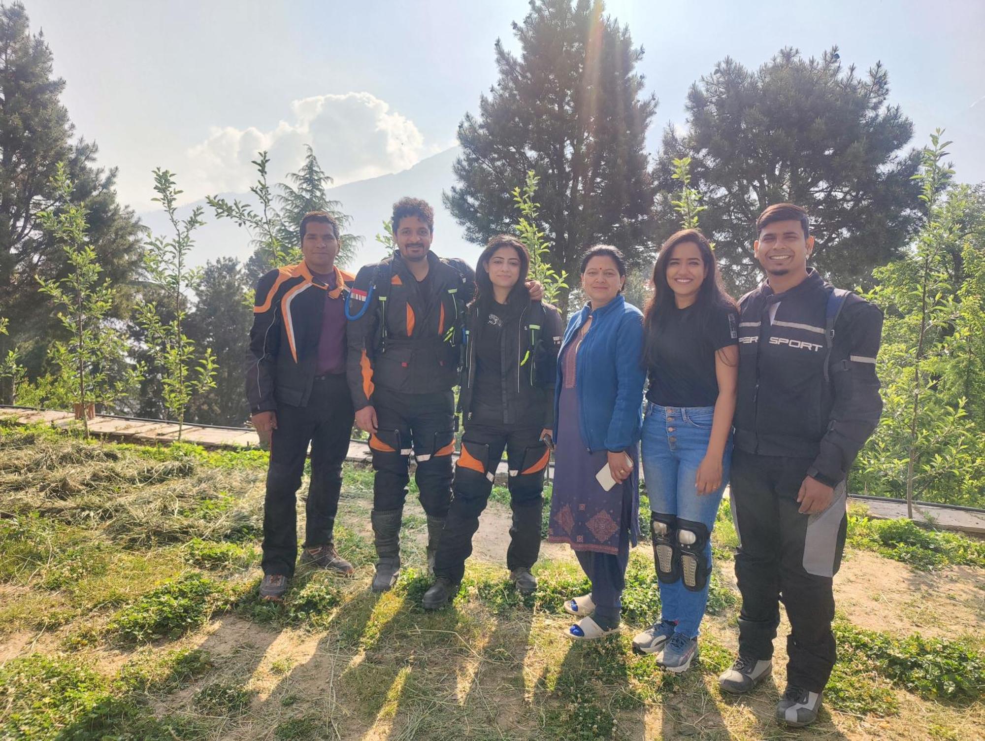 Silk Route Home Stay Калпа Екстер'єр фото